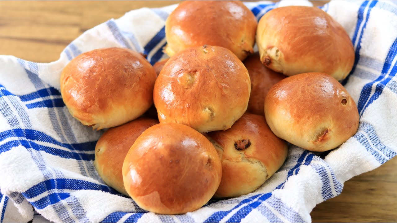 Raisins Buns Recipe How to Make Raisins Rolls The Cooking Foodie