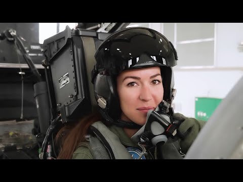 Die Weiblich F/A-18 Kampfjet-Pilotin: Hauptmann Fanny Chollet «Shotty» [English Sub]