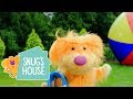 🎶 Sing The Sprinkler Groove with Carly and Snug! (Songs for Kids)🎶 | Snug's House | Universal Kids