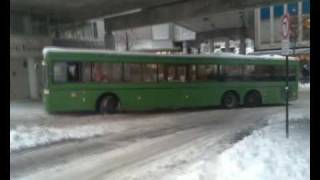 preview picture of video 'Buss i trøbbel i Stavanger'