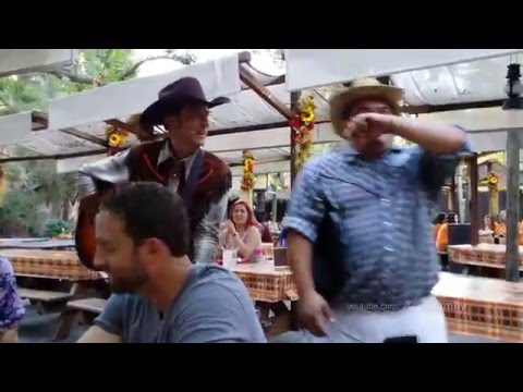 [4K] Disneyland - A.J. Doing the Robot