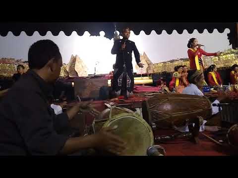 Ki Gedhug siswantoro ngendang