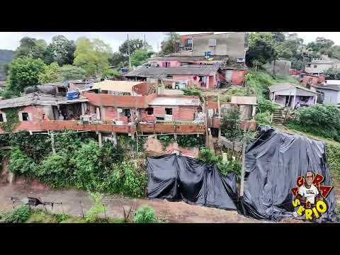FAVELACOP SOBREVOANDO O MORRO DO CACHORRO SEM PELO NA FAVELA DO JUSTINO DESLIZAMENTO DE TERRA