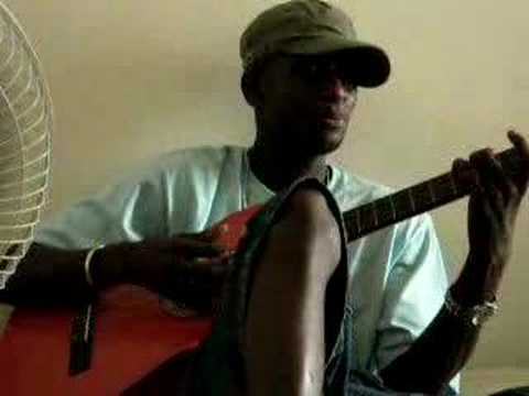 Papis sings acoustic in Dakar, Senegal