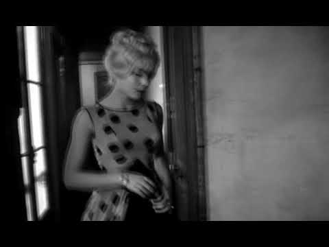 Thumbnail of the video: Cleo from 5 to 7 stair clip