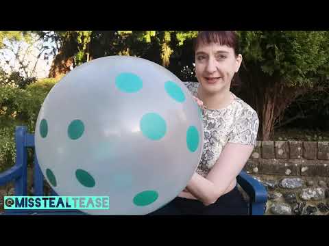 B2P & pin pop of U16 polkadot balloons