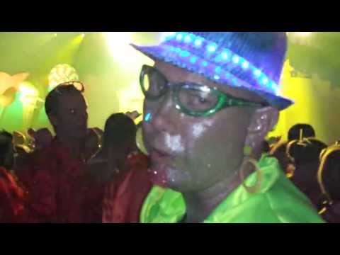 De Foute Party 2013 Bjorn voetje & Davy wants to make love