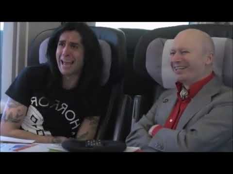 Alaska y Mario - Viajando en tren