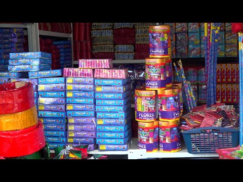 Managua: crece el movimiento comercial en los puestos autorizados de fuegos artificiales