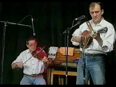 Martin Carthy & Dave Swarbrick : Bows Of London / Carthy's March / The Lemon Tree  (live 1991)