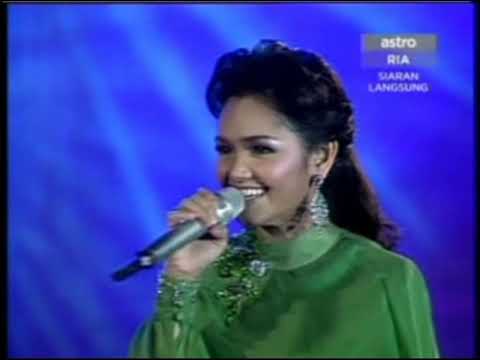 Krisdayanti Feat.Siti Nurhaliza Cobalah Untuk Setia Live Apm 2005.