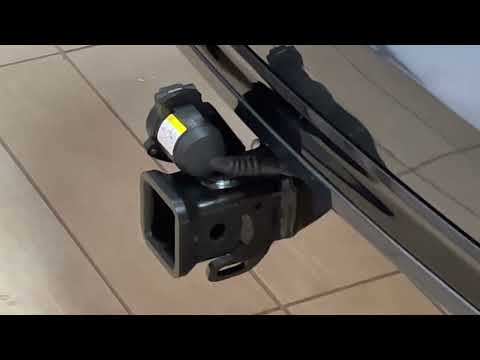 Volvo hidden retractable hitch...who knew that hitches could be cool!!?? @VolvoMike