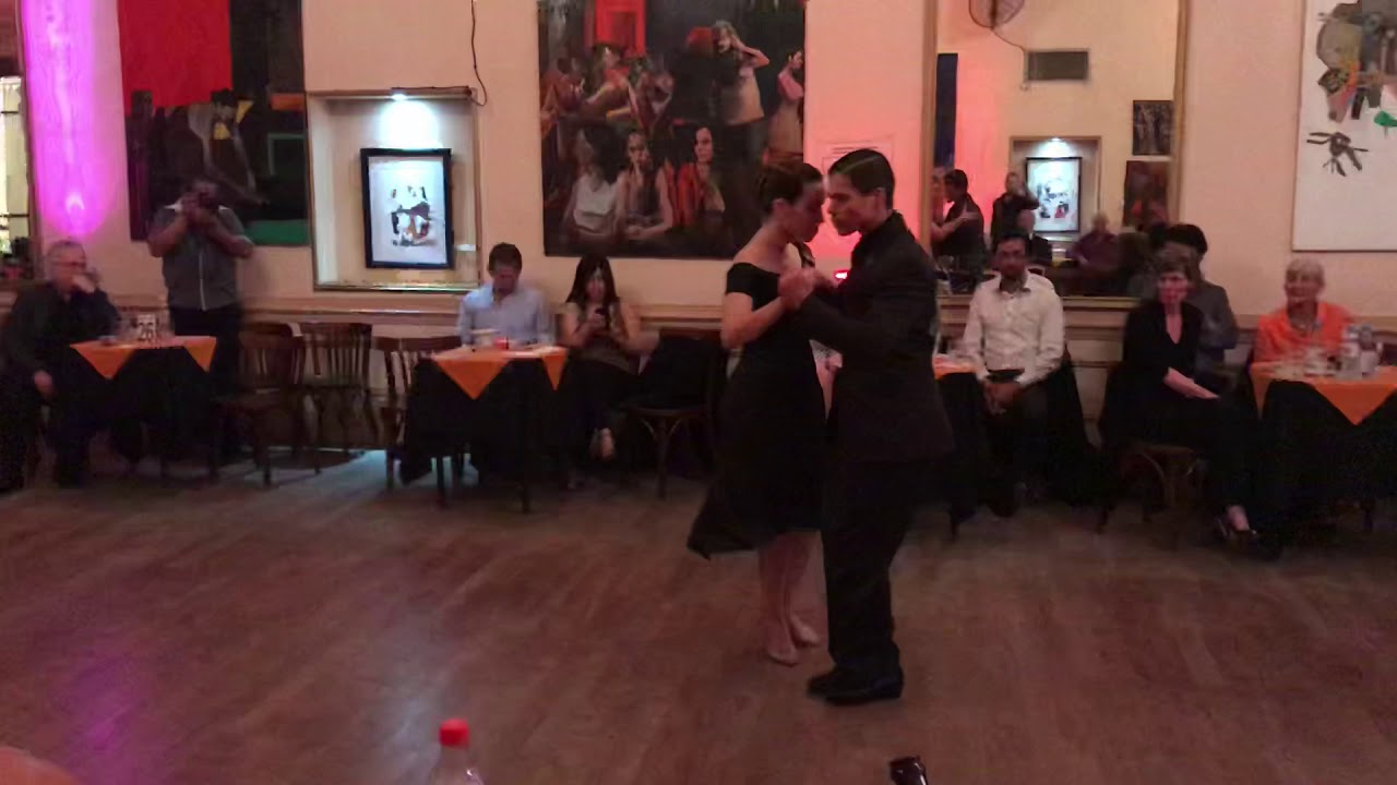 Video thumbnail for Fernanda Grosso & Alejandro Ferreyra - Yira Yira milonga 2018 (3)