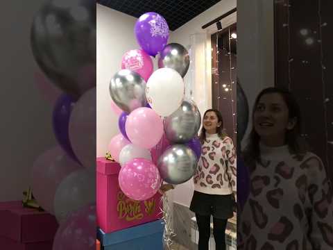 Шарики летят прямо в руки. Если смогу, я сделаю это. Конец истории 🙃 #shorts