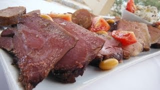 preview picture of video 'Eat Out - Μανιάτικη Κουζίνα στο Castello Antico'