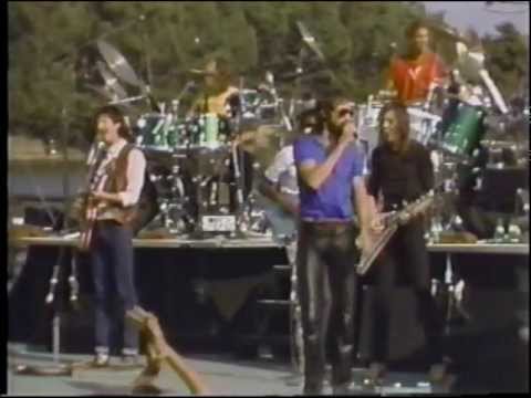 The Doobie Brothers - Listen To The Music - Live '81