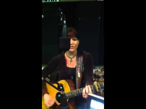Sarah Beth Keeley sings at Sun Country