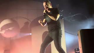 Future Islands - Swept Inside (Live @ Tempodrom, Berlin)