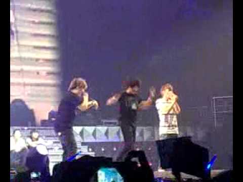 yesung dancing eunhyuk singing