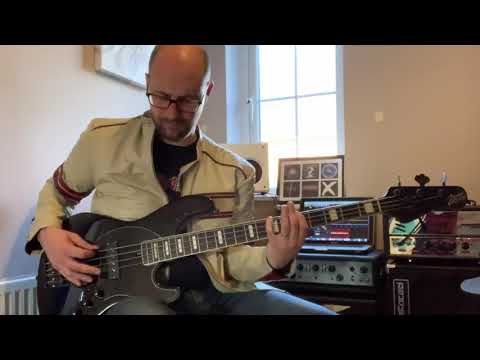 Bass playalong: Mejor No Hablar de Ciertas Cosas by Sumo