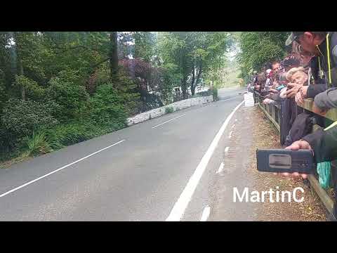 Isle of Man TT Sidecar race 1 first lap through Barregarrow, Birchalls already have a huge lead