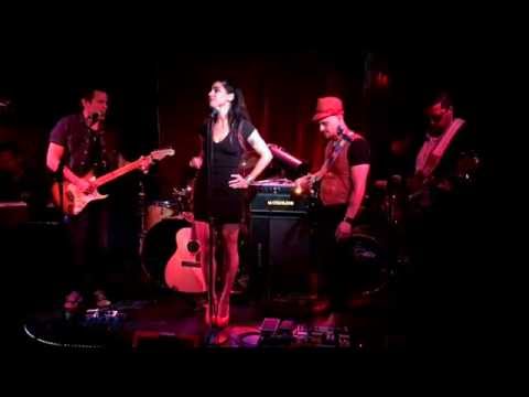 Amy Winehouse - You Know I'm No Good (Diva live cover)
