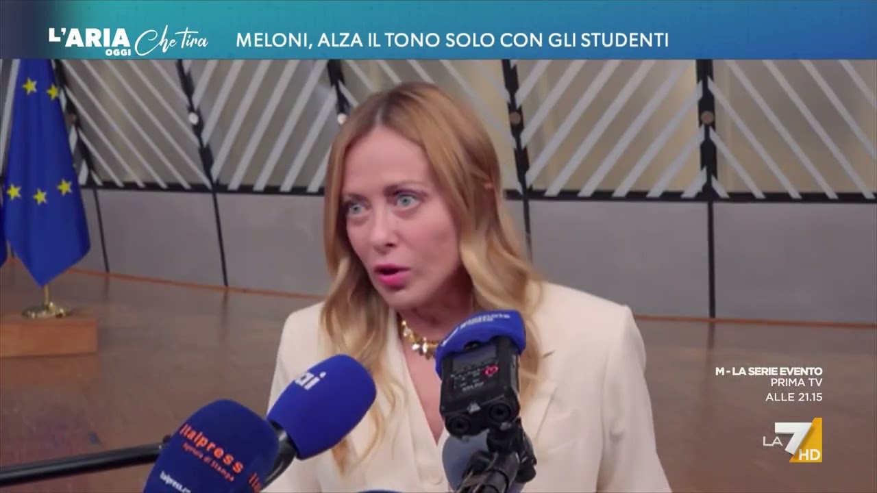 Meloni alza il tono solo con gli studenti