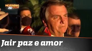 Bolsonaro puxa ‘Pai Nosso’ com jornalistas