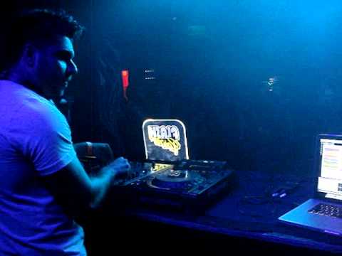 DJ NETTO BUCK @ ON OFF CLUB - 02/12/2011