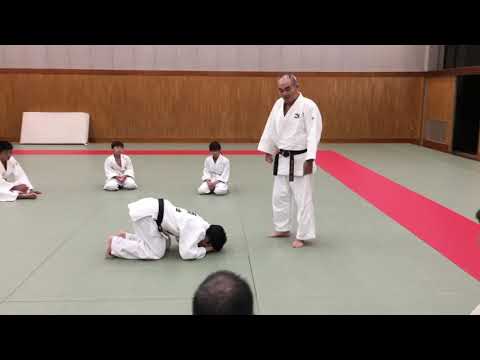 Judo 柔道 寝技 横からの絞め技 腕を取りながら回る （鴨柔会）