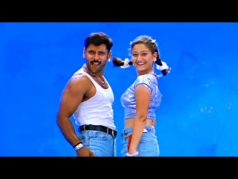 Kannukulla keluthi vechiruka siruki /கண்ணுக்குள்ள கெளுத்தி வச்சிருக்கா சிறுக்கி