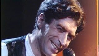 Joaquín Sabina canta &quot;Eclipse de mar&quot;