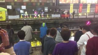 WHACKY JAPANESE FANS WATCH KAMEN JOSHI GIRL GROUP IN OSAKA