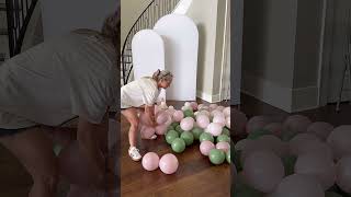 Baby Shower Balloon backdrop #party #partydecorations #diy #diypartydecor #balloon