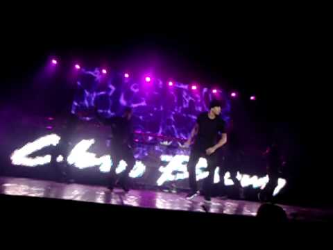 Chris Brown (Yo Excuse Me Miss em Porto Aegre, Brazil 22/05/2010)