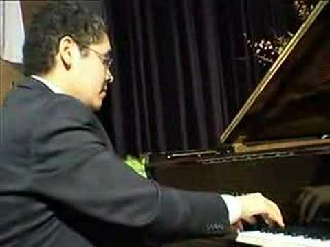 Gustavo Corrales Romero plays HAROLD GRAMATGES: Movil I