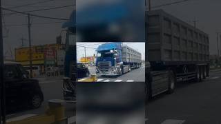 Download lagu Japanese Semi-Trucks Carrying Massive Loads! 🚛💪 mp3
