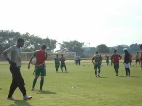 Seedorf fazendo visita no NIFC