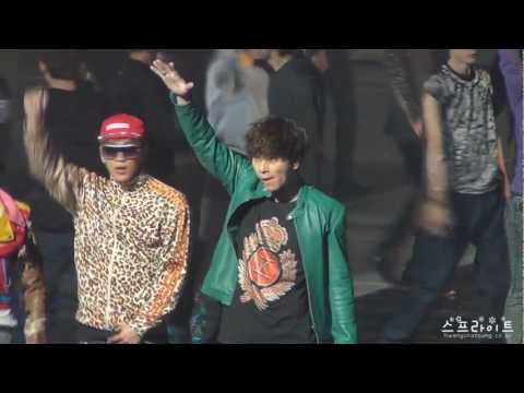 [FANCAM] 111230 KBS Gayo Daejun - Electricity + Hands Up & Dance Break (Chan focused)