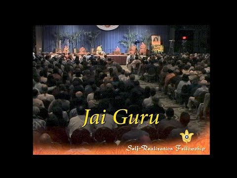 “Jai Guru”: Sankirtan Led by SRF Nuns