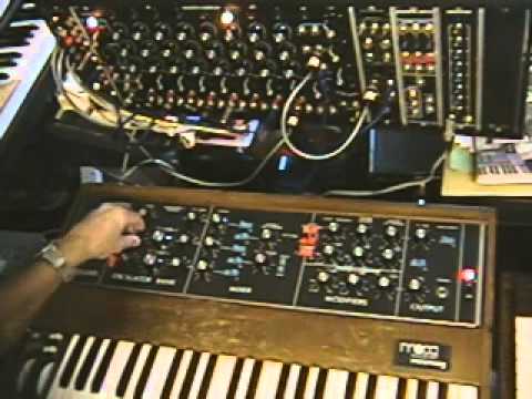 Minimoog#2 - Q960 Sequencer - C958 Quantizer - C961S Gate Sequencer