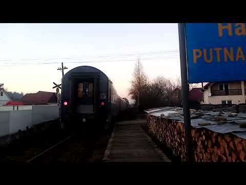 H452 pleacă din Halta Vicovu de Sus cu Trenul R5628 Putna-Suceava 19.12.2022