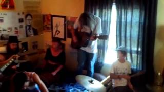 Grouplove in Austin&#39;s room playing &quot;Close Your Eyes and Count to Ten&quot;