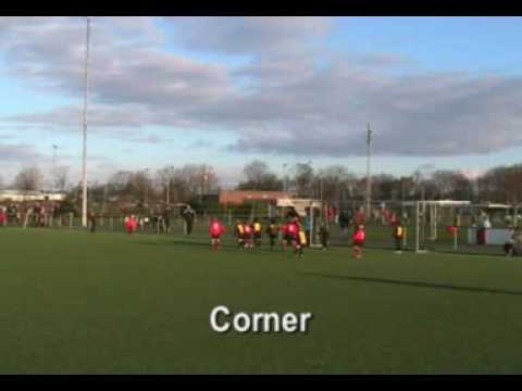 Die bal moet in het net (Nieuwerkerk F2 - TOGB F3 8-1)