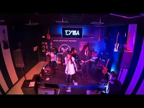 Eyma en live chez Over Eighteen Motors
