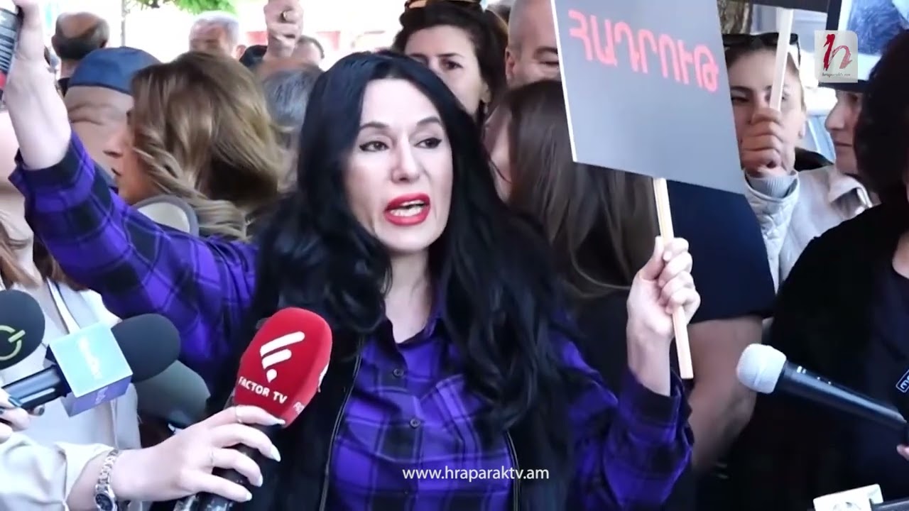 Քաղաքապետարանի մոտ դուդուկ է հնչում. Ռեակցիա