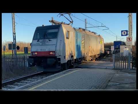 Transito alla fermata di VAPRIO D'AGOGNA di un MERCI PER DOMO 2!