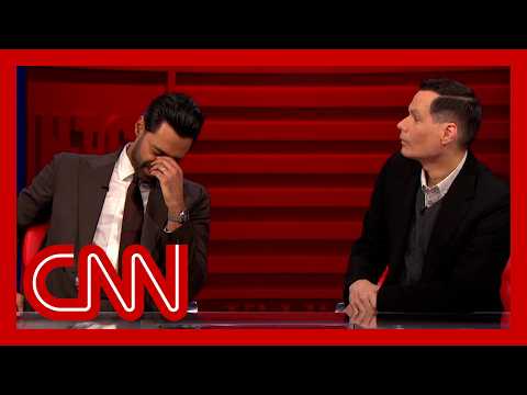 コメディアンがパネリストにエプスタインのファイルに載っている人と載っていない人を推測 (Comedians guess who on the panel is and is not in the Epstein files)