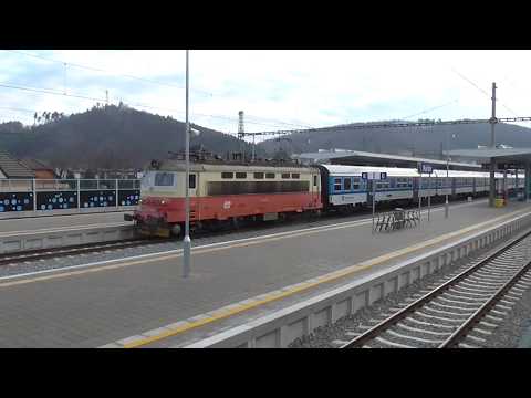 Plecháč, elektrická lokomotiva řady 242 (FHD)