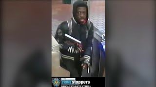 Picture of suspect in Harlem subway stabbing released